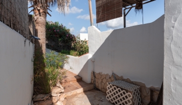 Resa Estates house huis te koop Siesta exterior side.jpg